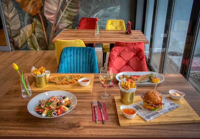 Our Services – Brew & Bite Restaurant 