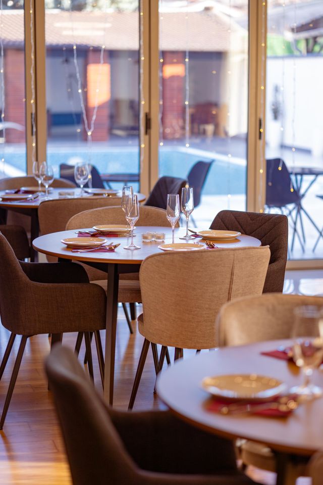 Our Services – Brew & Bite Restaurant 